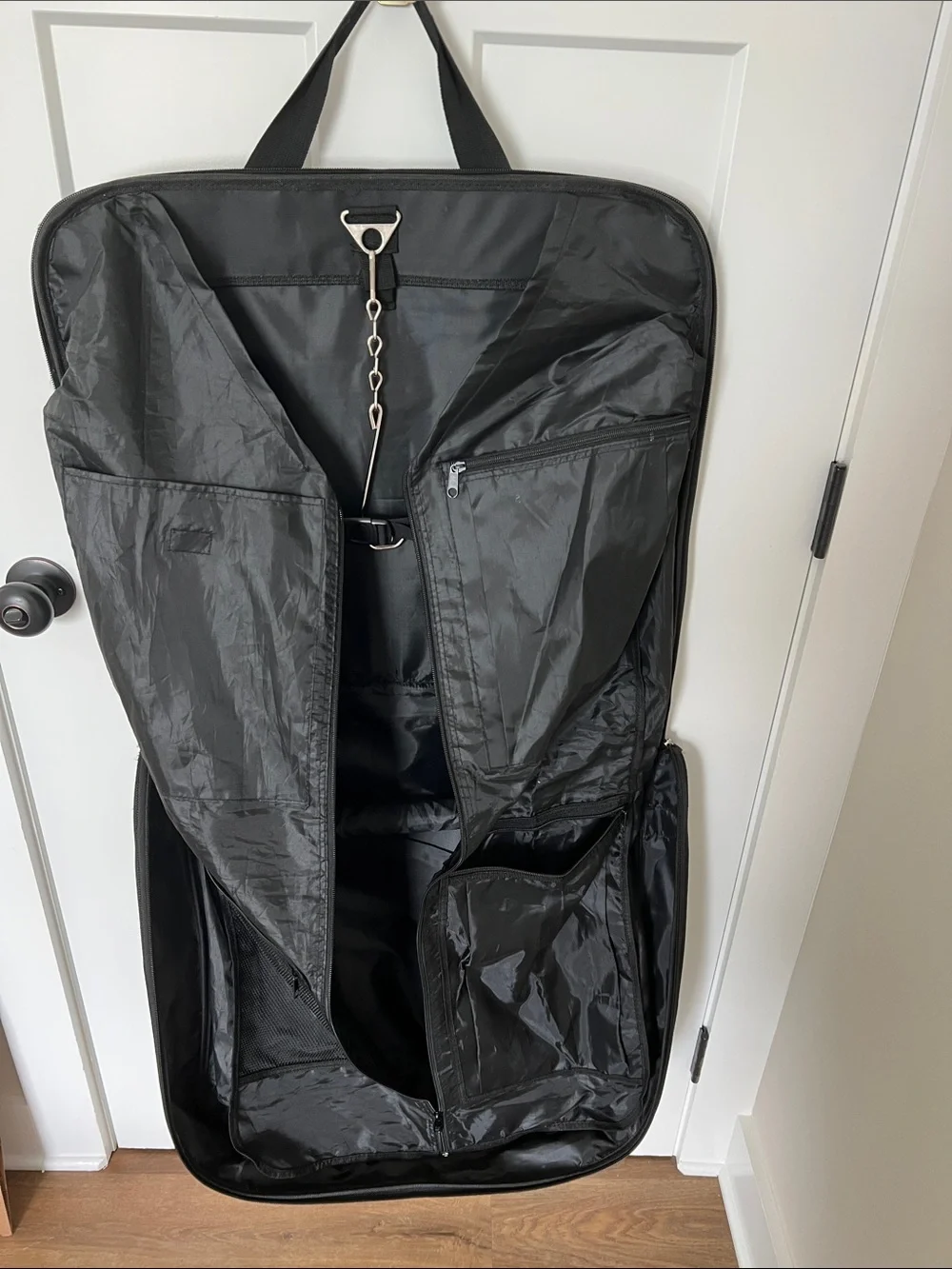 Zegur Premium Suit Carry On Travel Garment Bag Black Like New
